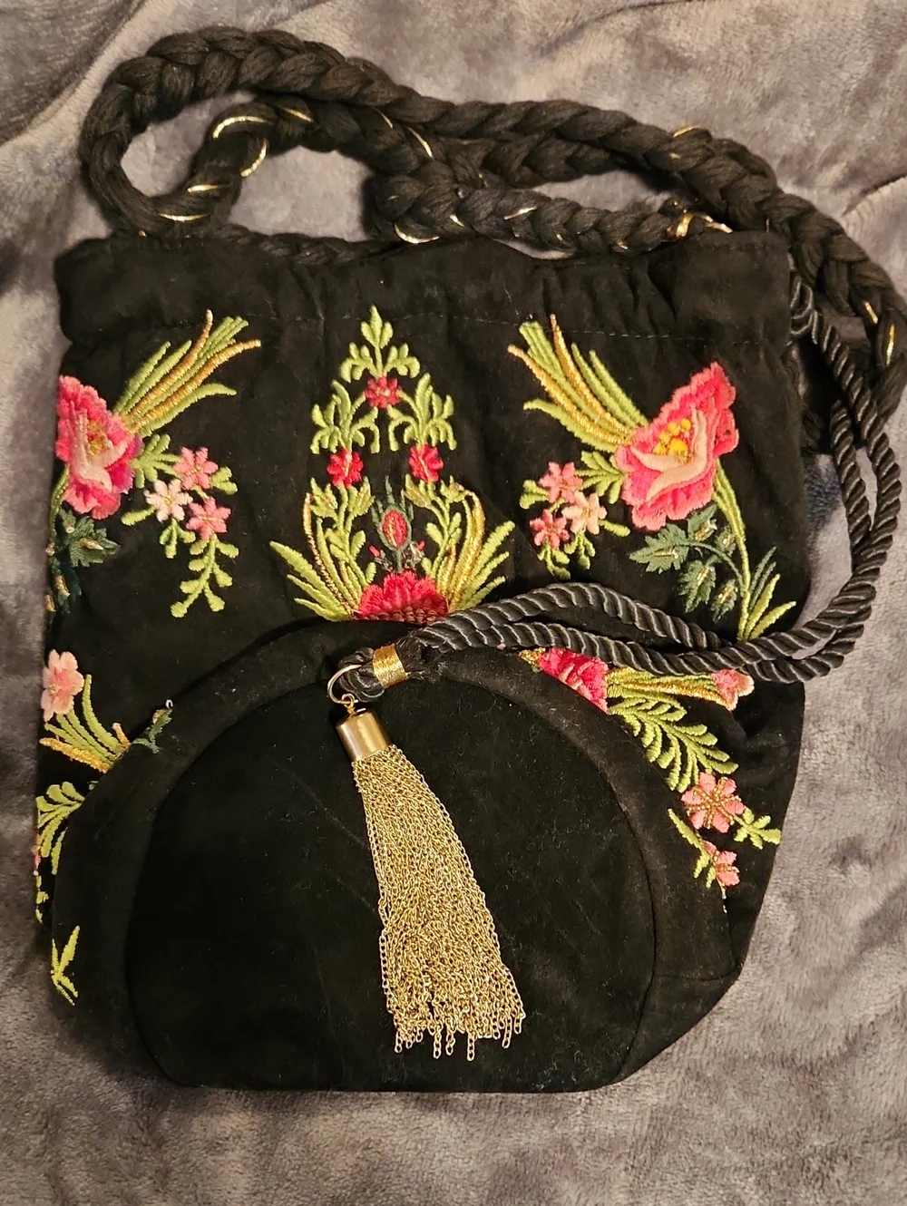 🔥Black Velvet Floral Embroidered Drawstring Crossbody Bag